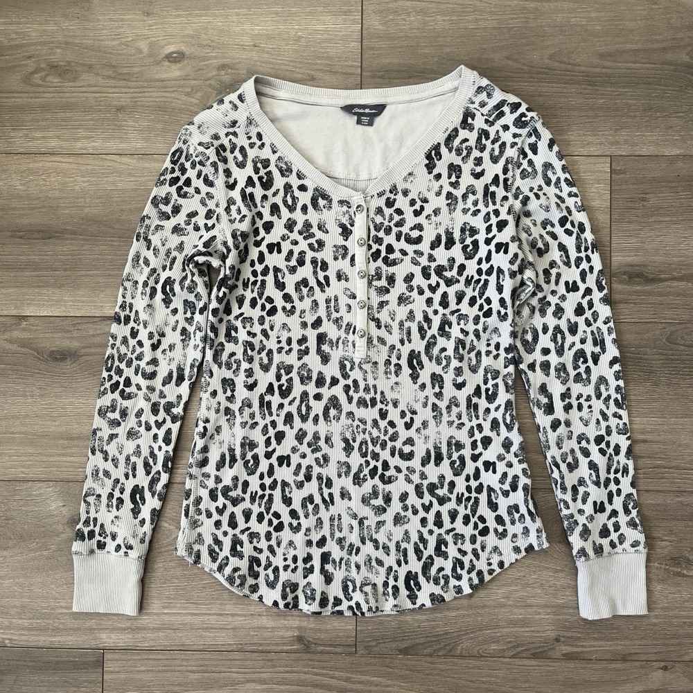 Eddie Bauer 1/4 Button Waffle Knit Thermal Shirt Womens S Gray Black Cheetah